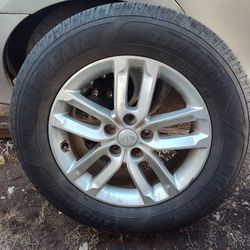 2014 Kia Sorento lx FACTORY WHEELS AND TIRES FOR $200