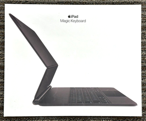 Apple Magic Keyboard for iPad Pro 11-inch M4 / M5