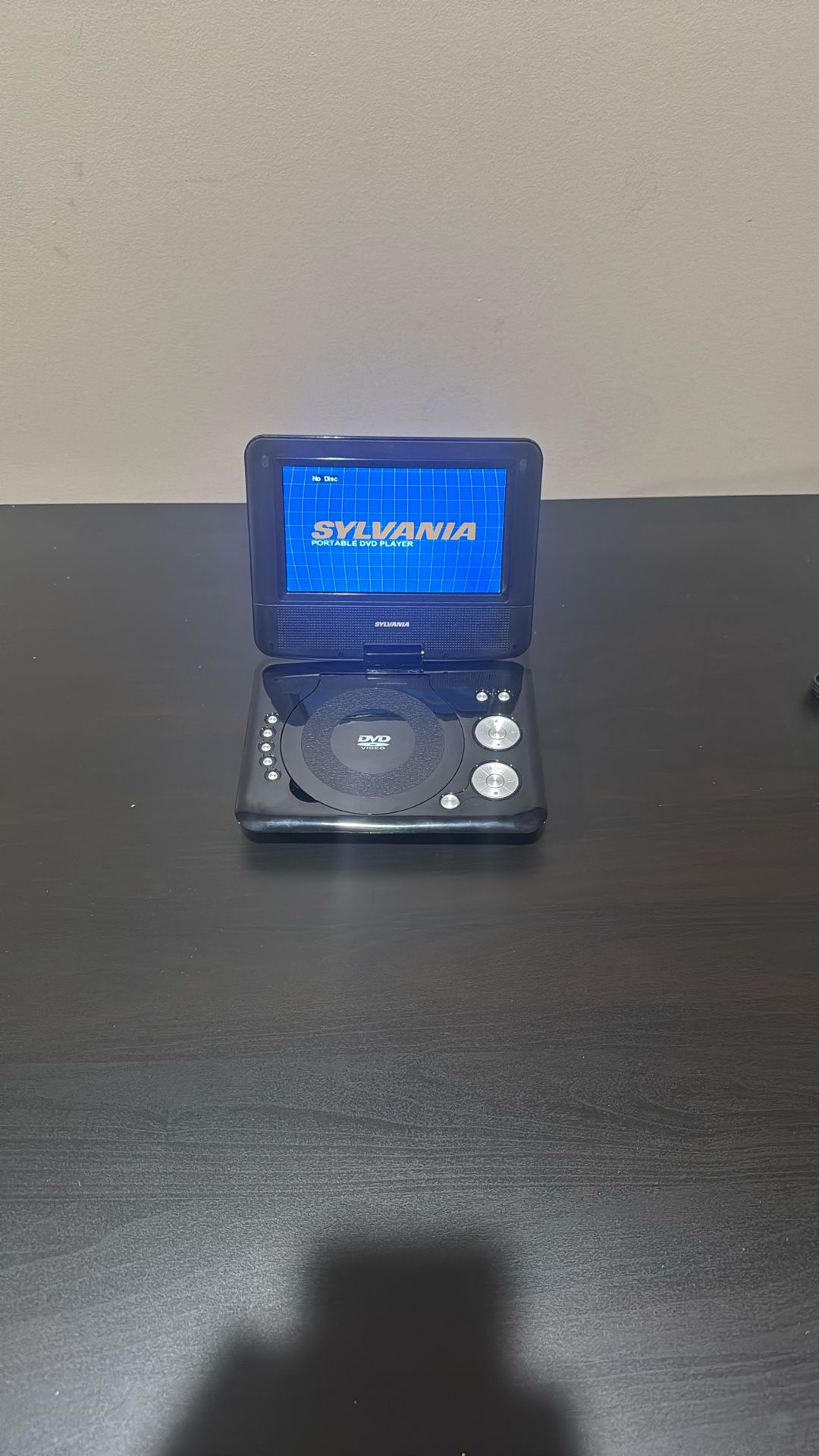 SYLVANIA PORTABLE DVD PLAYER