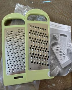 Princess House Specialty Coarse & Fine Grater Set (3473). New, in box 