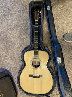 Eastman E20OM guitar w/hardcase