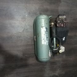 Hitachi EC12  4 GAL Compressor