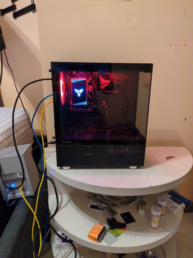 Intel I7 4770 With Radeon RX 580 8GB Graphics Card.