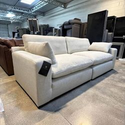 Elyza Linen 2-Piece Sectional
