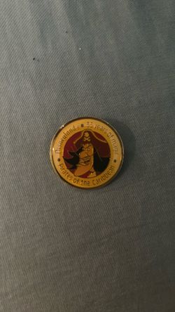 Disneyland “35 Years of Magic” Pirates of the Caribbean / Captain Hook pin