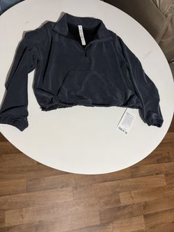 Brand new! Lululemon sweatshirt size 10