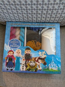 Crochet set for frozen characters