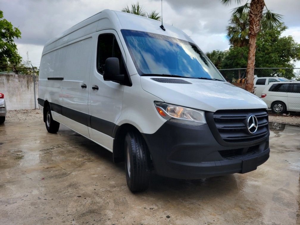 2021 Mercedes-Benz Sprinter 2500