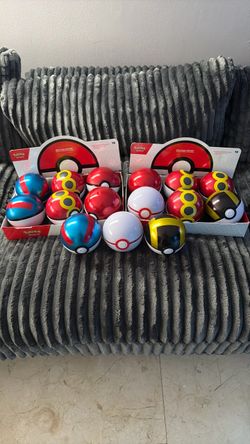 15 EMPTY POKE BALL TINS  (NO CARDS)