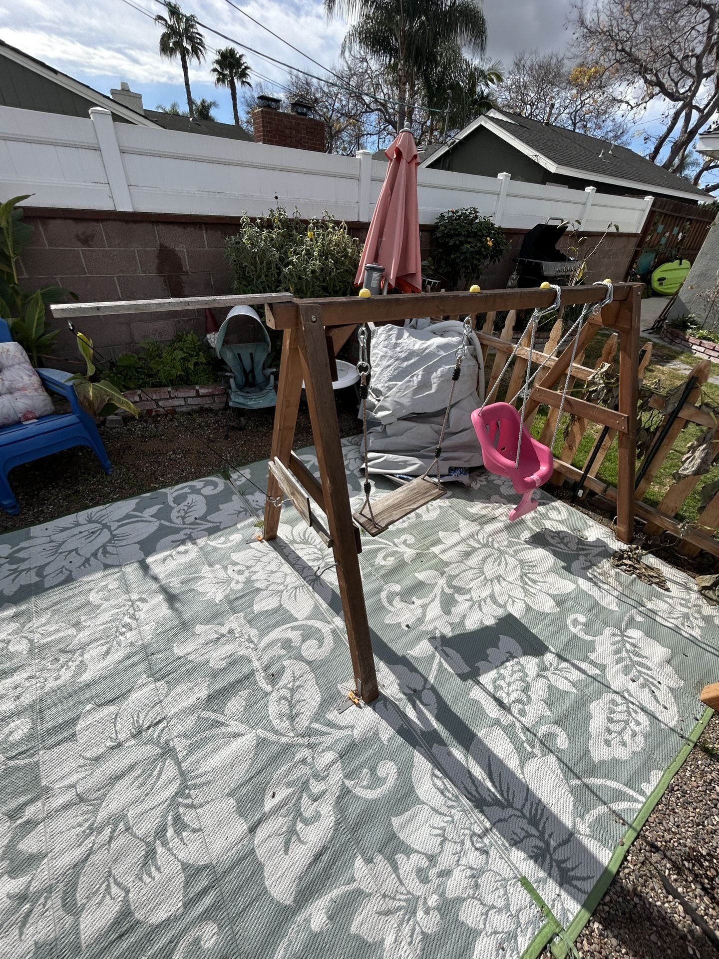 PLAYSET SWINGS & FUN