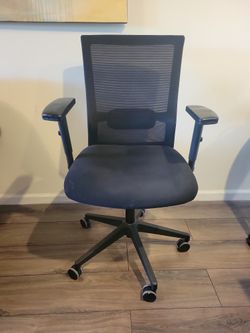 Office Chair, Bery Good Condotions. Black