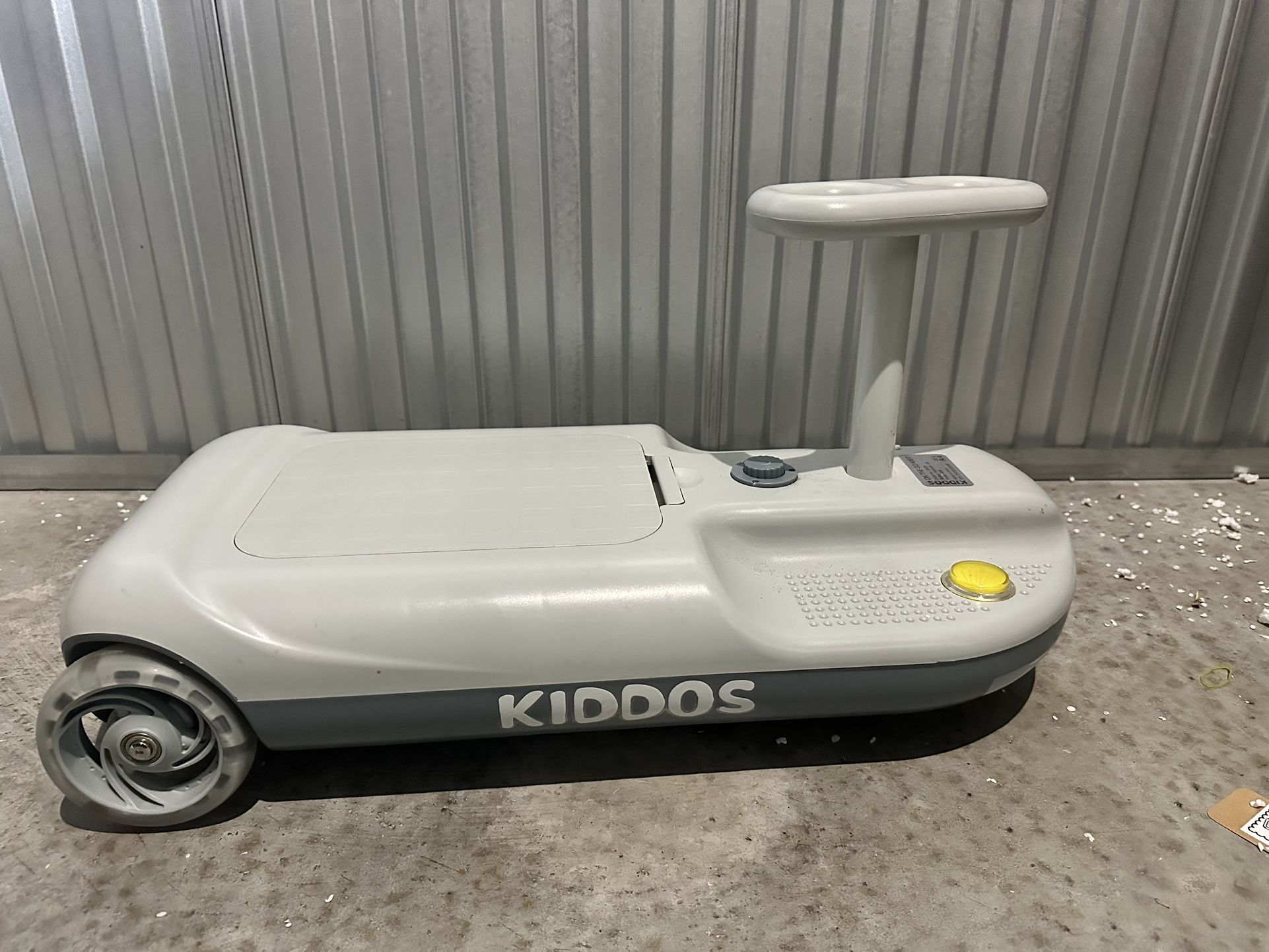 Kids Ride On Car With Cleaning Fun