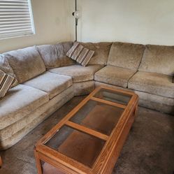 Sectional Sofa!!! Made In USA -Clean!