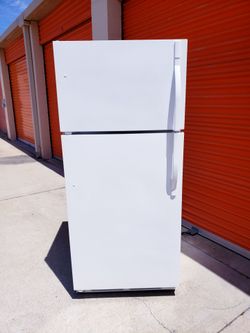 Free Delivery Super Clean Works Perfectly Top Freezer Refrigerator Kenmore 18 CuFt Fridge