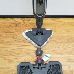 NEW cond STEAM CLEANER WITH  AMAZING POWER SUCTION. , WORKS EXCELLENT  , IN THE BOX 