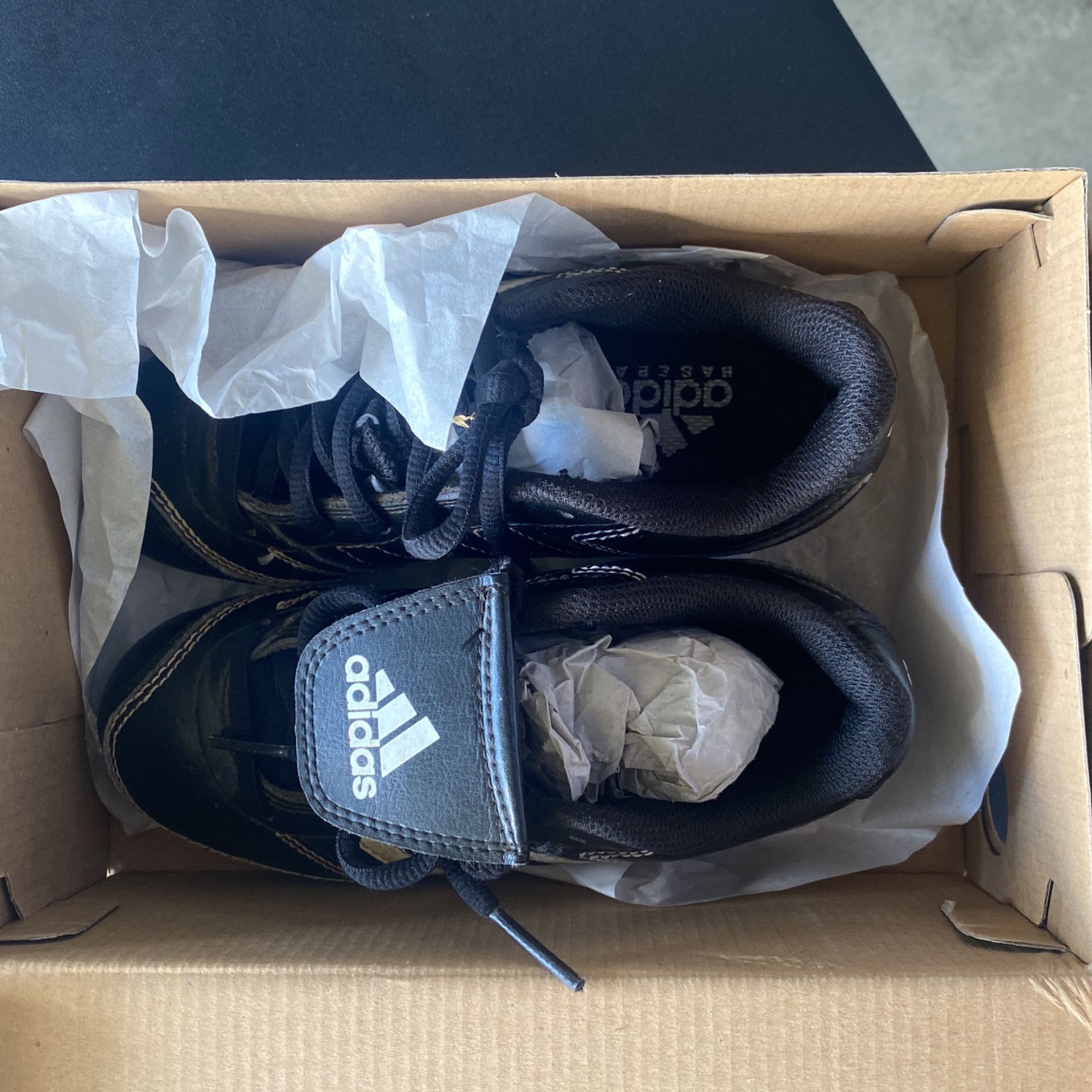 Adidas Kids Baseball Shoes Size 13K for Sale in Artesia, - OfferUp