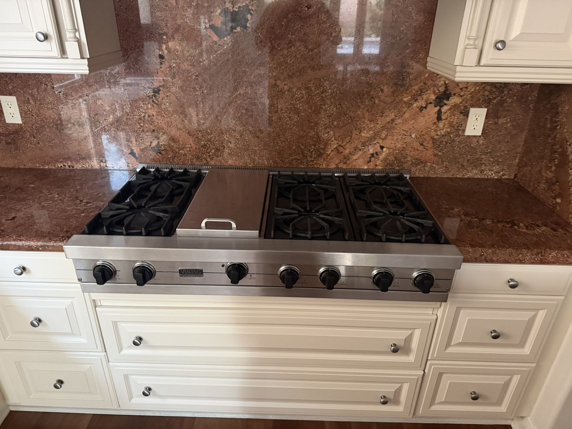 Viking 48 Inch Wide Built-In Natural Gas Cooktop with TruPower Plus 18500 BTU Burner Model: VRT5486GSS