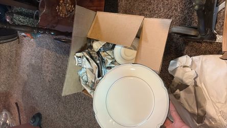 White Fine China Dinner Plates Set
