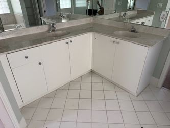 Bathroom cabinet