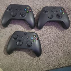 Xbox Wireless Controller $30 For Each  .. Working Good.. No Drift 