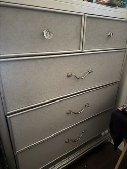 Gray 5-Drawer Dresser with Mixed Hardware