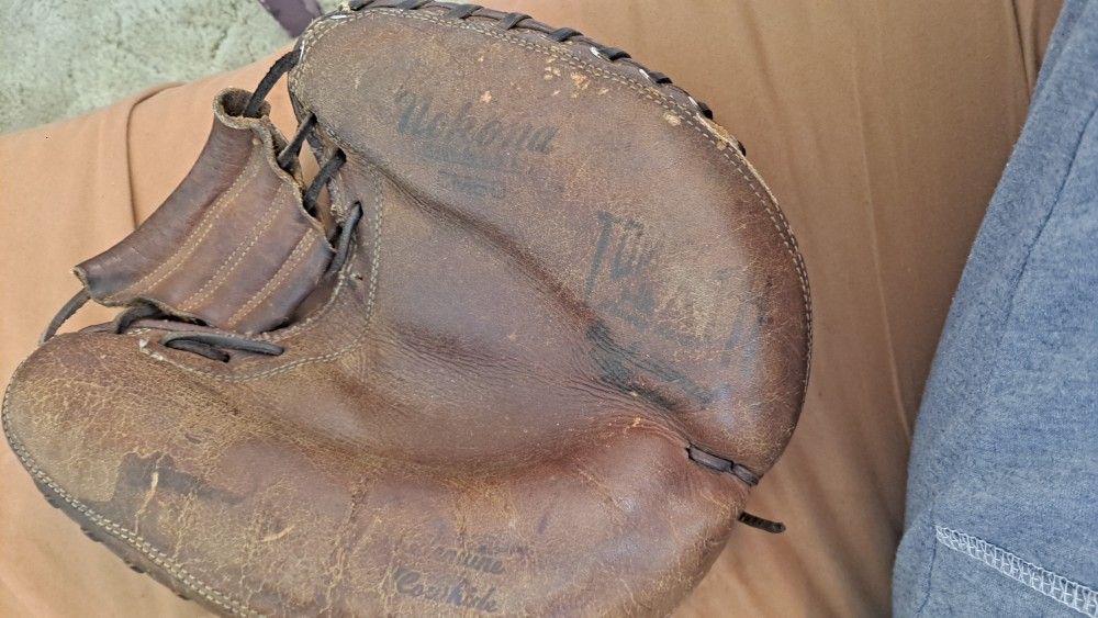 Original NOKONA catcher's Mitt