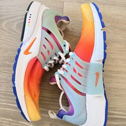 Nike Air Presto Sunset Sunrise Gold Size XS or 6.5-7 Womens size.