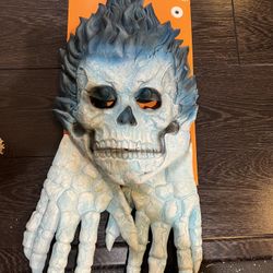 New Target Light up eyes Scary sounds Screams Skull and Gloves Latex mask