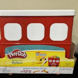 Play-Doh School Bus Carrier with Removable Doh Wheel Rollers, Half Molds, and Storage for 5 Play-Doh Cans and Tools - Unisex - Ages 3+