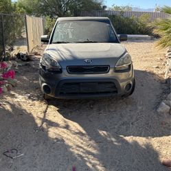 Non-Driving 2013 KIA Soul - Bring a Trailer