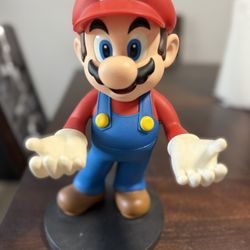 SUPER MARIO 12” Nintendo 3DS DSi Game System Holder Figure w/Black Base 2011