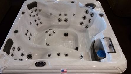NEW 8'x8' Hot Tub w/ Lounger, 51 Jets, LEDs, Waterfalls, Ozone & More