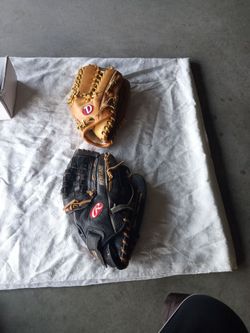 For sale baseball gloves,used but still in good condition, please see pictures for more details