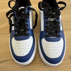  Puma Sneaker Size 4 Big Kids NEW 