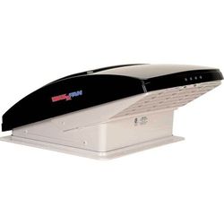 MaxxAir MaxxFan Delux w/Remote