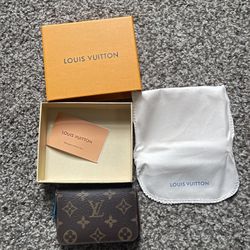Louis VMonogram Zippy Wallet Coin Purse Compact