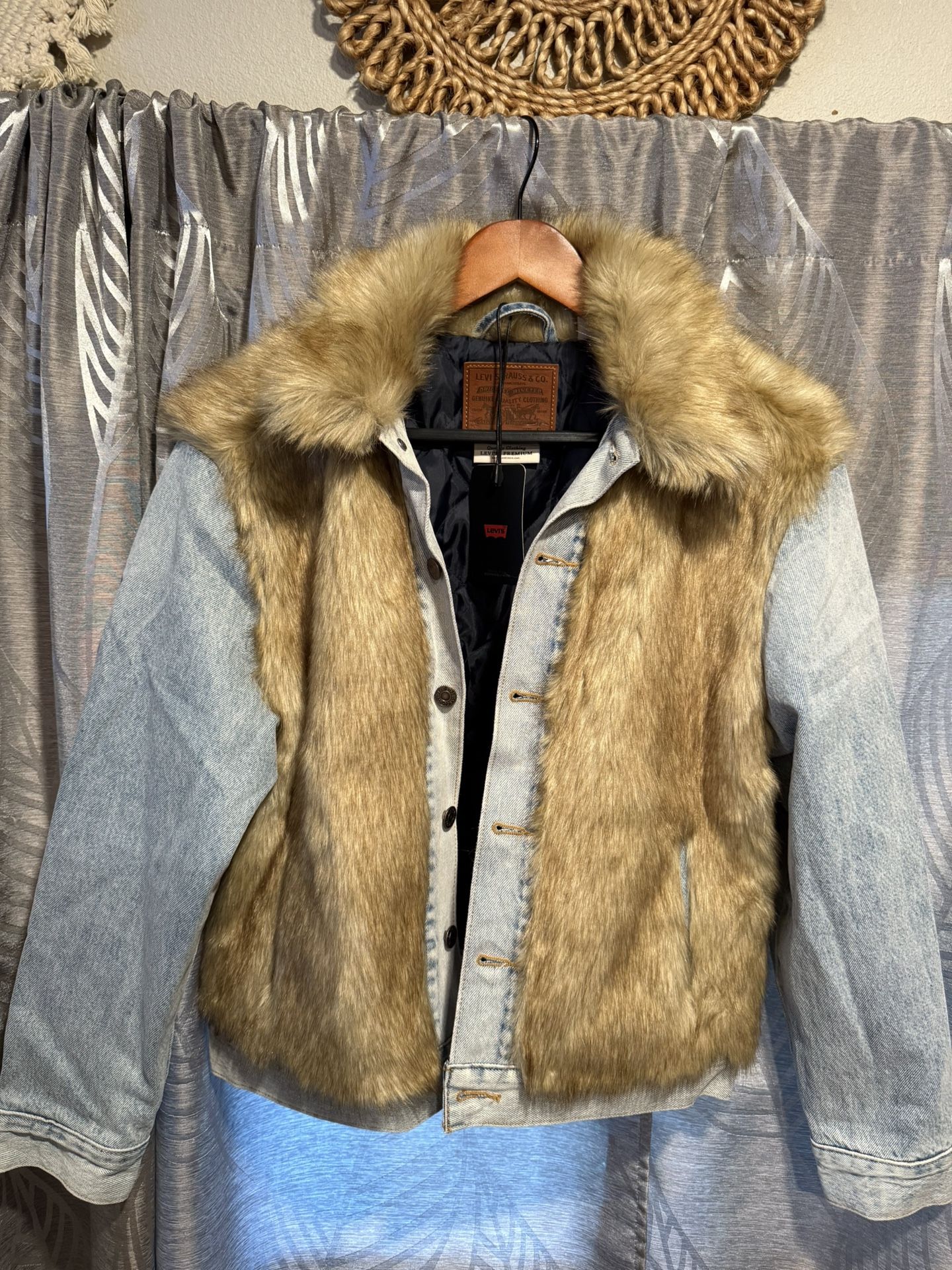 Women’s Jacket