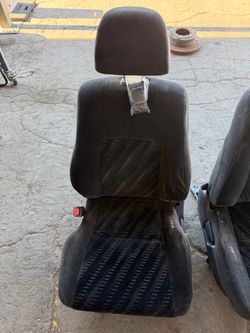 Seats for 2000 Honda Prelude