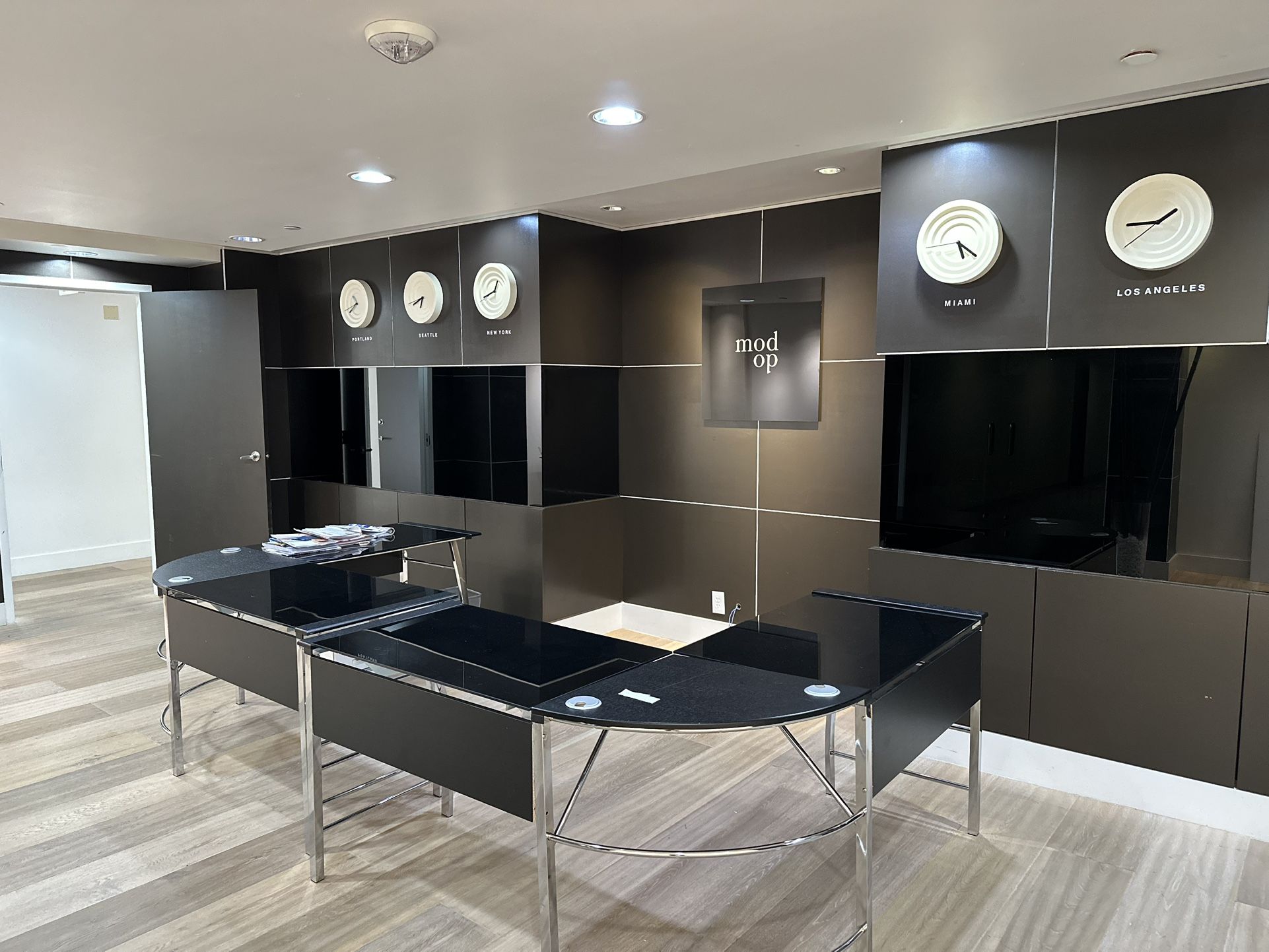 FREE Office Furniture