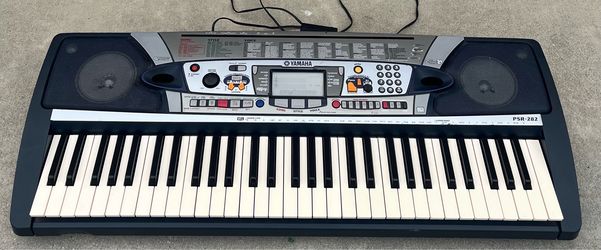Yamaha PSR-282 Electronic Keyboard Piano Bass Boost DJ Education MIDI Portatone