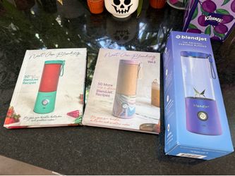 Brand  New BlendJet 2 Portable Blender + 2 Hardcover Recipe Books