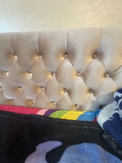 Upholstered Twin Day bed