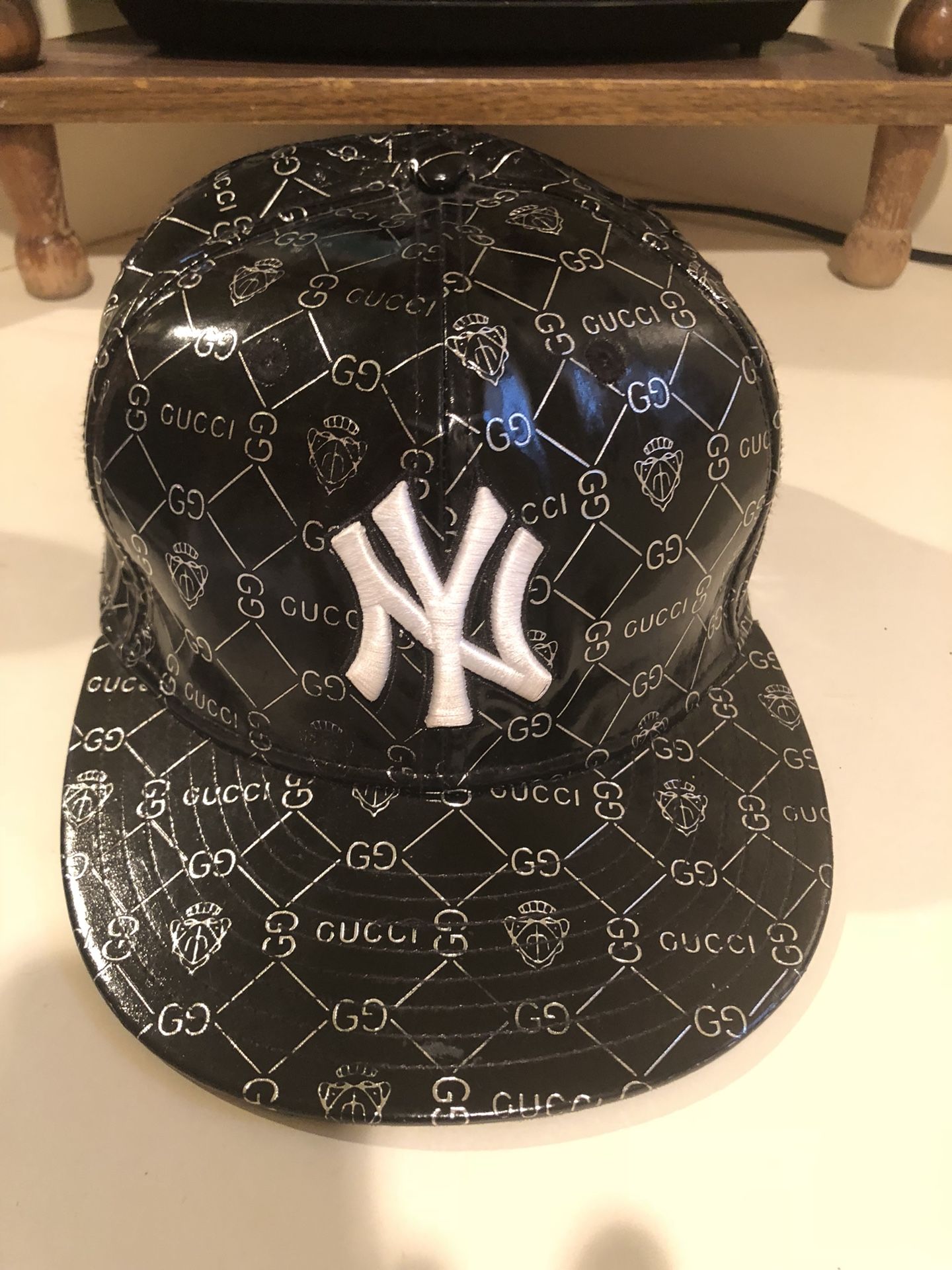 Gucci fitted NY Yankees patent leather hat