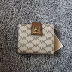 New Michael Kors Wallet