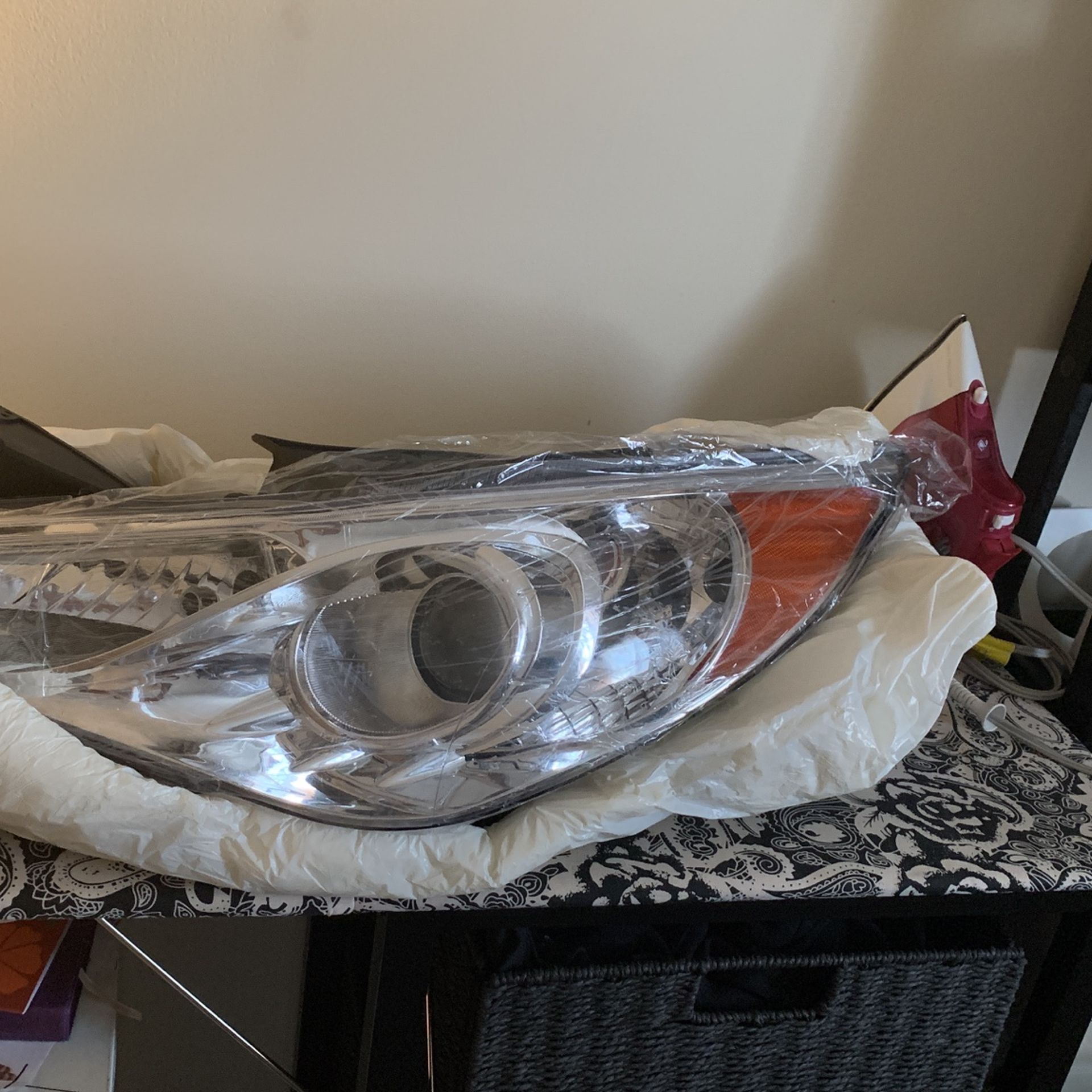 2011 HYUNDAI SONATA LEFT SIDE HEADLIGHT