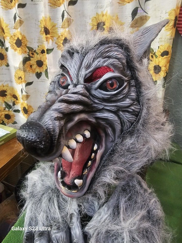 Mean Bad Wolf Mask And Gloves