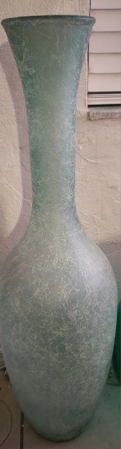 BEAUTIFUL AQUA VASE