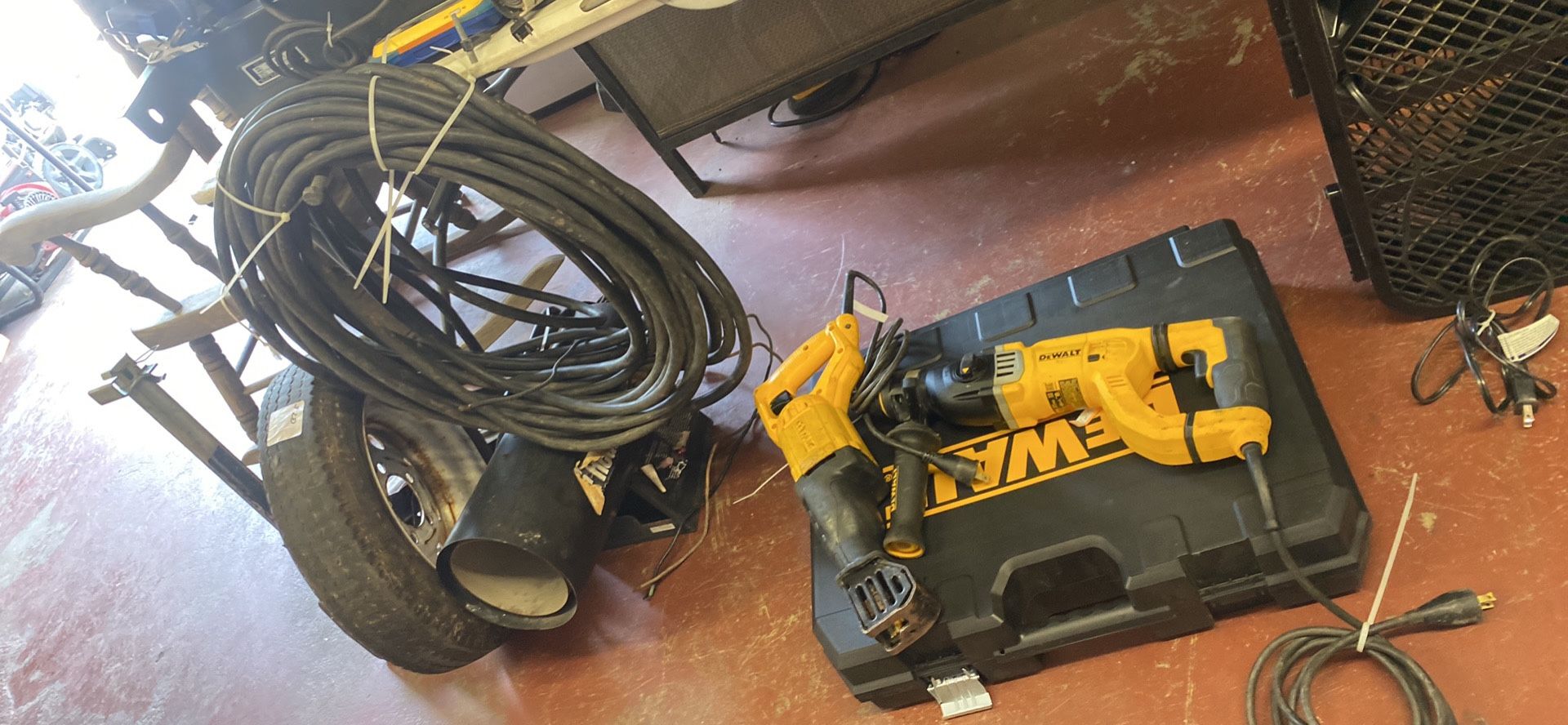 Used tool in good condition, one month warranty, no money is returned, only credit for what you pay. Monday to Friday 7 am a 6 pm open Saturday 7 am