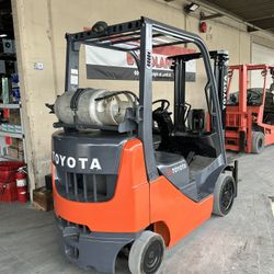 Forklift Toyota Model 8 5000 Lb