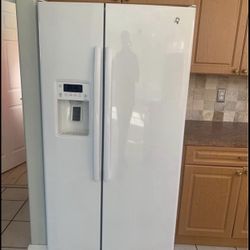 Microwave Fridge, Stove, And Dishwasher